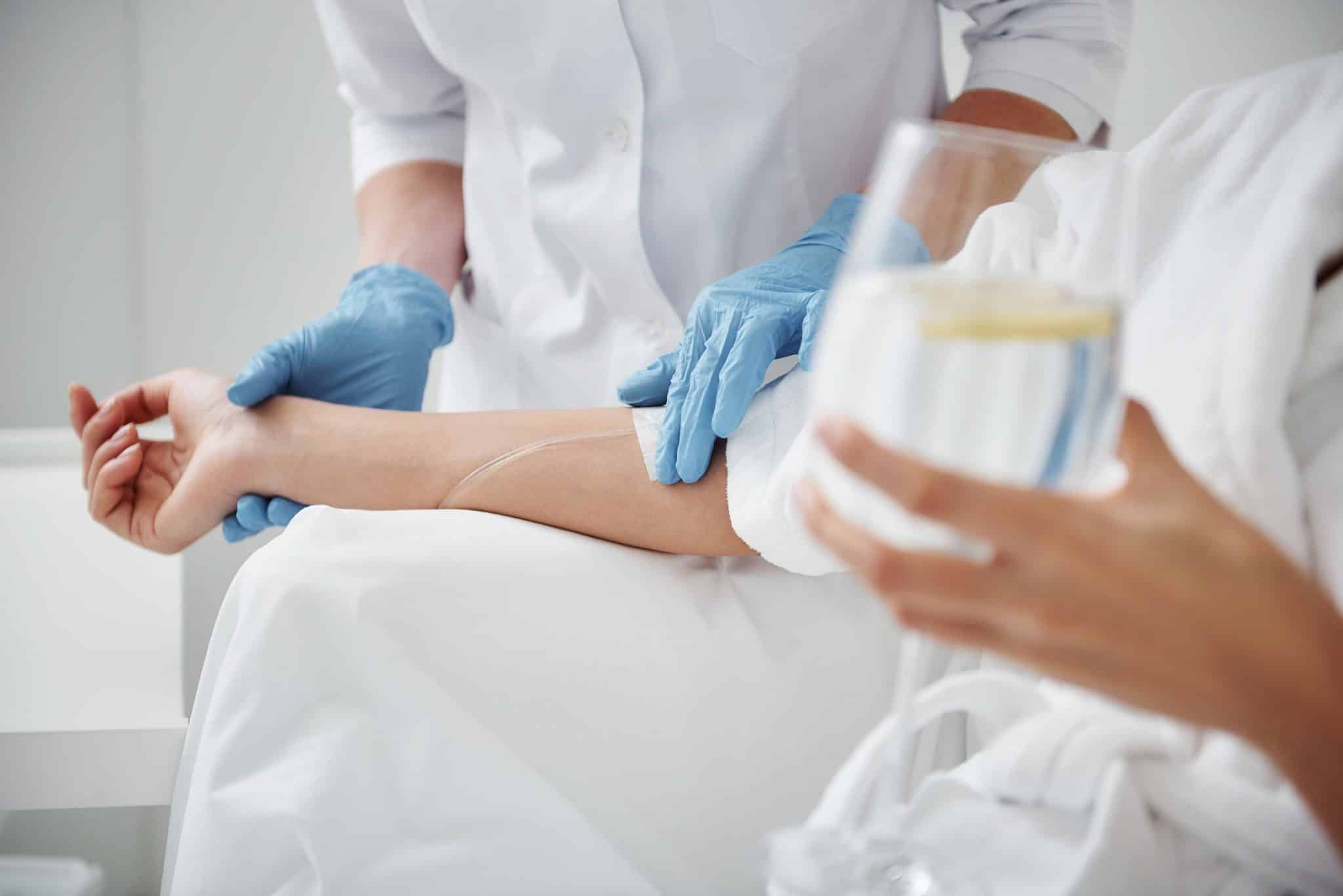 IV Vitamin Therapy Pros & Cons